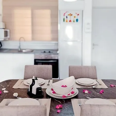 Апартаменты Thalassa Big *