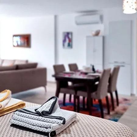 Thalassa Big Trikomo